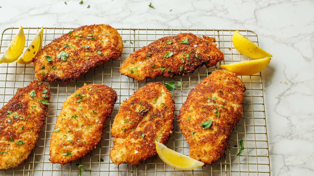 Minute Crispy Chicken Cutlets: Crunchy & Flavorful